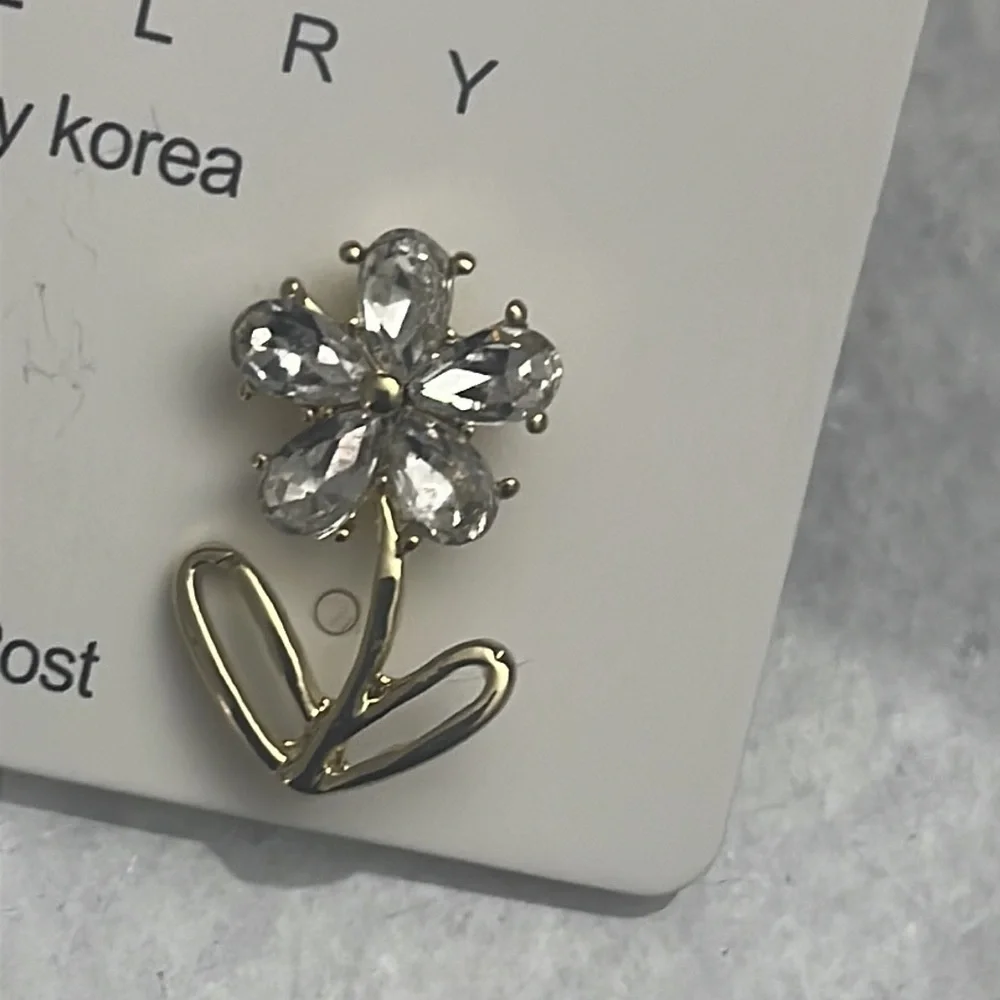 Earrings flower Gold-tone Metal Leaves Sparkling Crystal Rhinestones Jewelry
